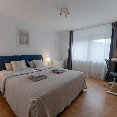 Stadtkern - Kingsize - 24H Check In - Arbeitsplatz - Nespresso - Vollausgestattet 埃森 外观 照片