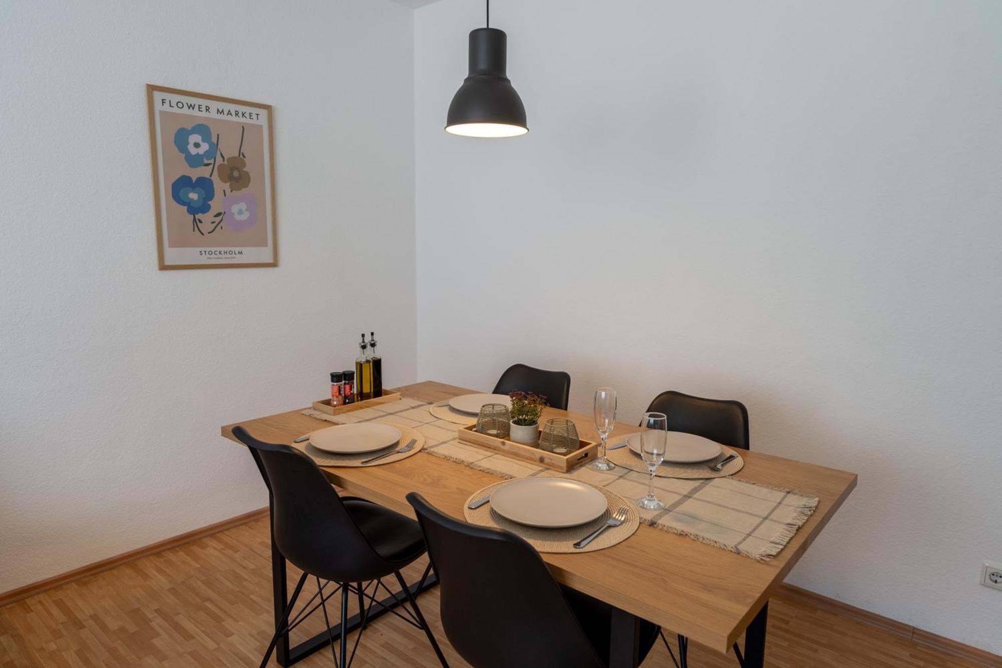 Stadtkern - Kingsize - 24H Check In - Arbeitsplatz - Nespresso - Vollausgestattet 埃森 外观 照片
